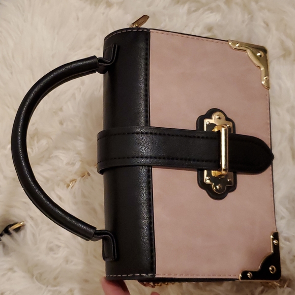 NWOT Small Bag blush / black / gold accents and chain - Picture 5 of 13